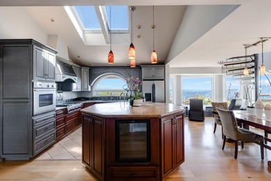 The view is the headline. Expansive. Unforgettable - photo 22