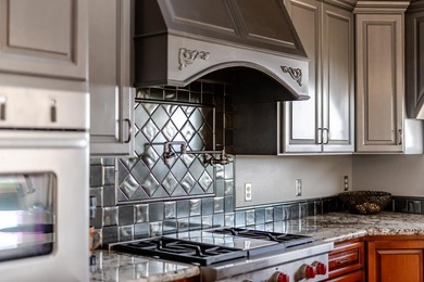 The view is the headline. Expansive. Unforgettable - photo 23
