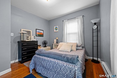 Welcome to 58 Vivian Street, a well maintained Cape that offers - photo 24