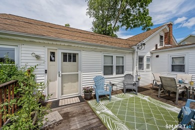 Welcome to 58 Vivian Street, a well maintained Cape that offers - photo 28