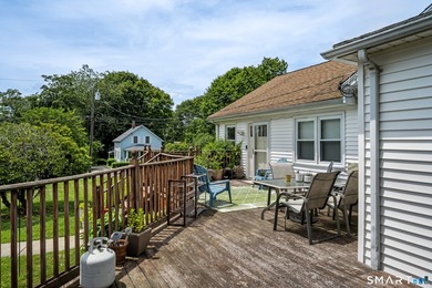 Welcome to 58 Vivian Street, a well maintained Cape that offers - photo 30