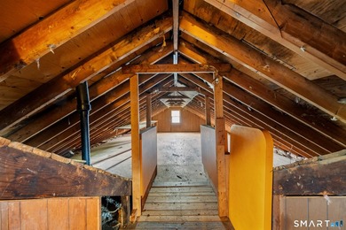 Welcome to 58 Vivian Street, a well maintained Cape that offers - photo 34