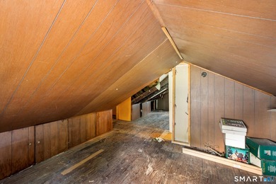 Welcome to 58 Vivian Street, a well maintained Cape that offers - photo 35
