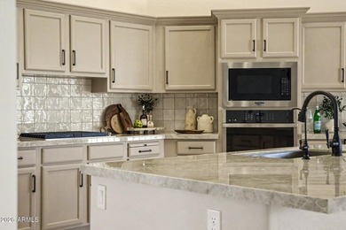 Freshly remodeled ,new baths, chef's kitchen, freshly painted & - photo 10