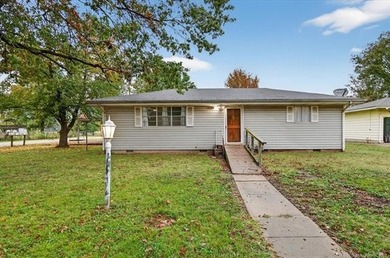 Oolagah Lake Home For Sale in Nowata Oklahoma