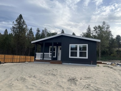 Lake Roosevelt Home Sale Pending in Kettle Falls Washington