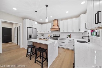 Welcome to lakeside living with this incredible new construction - photo 12