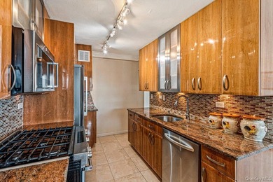 Experience effortless luxury in this beautifully renovated 3-BR - photo 13