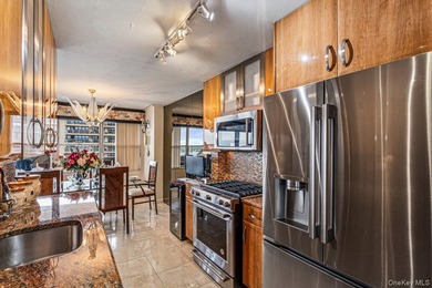 Experience effortless luxury in this beautifully renovated 3-BR - photo 15