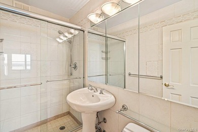 Experience effortless luxury in this beautifully renovated 3-BR - photo 20