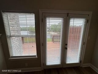 TENANT OCCUPIED - 48-HOUR NOTICE TO VIEW - CALL TO SET UP AN - photo 32