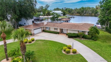 For the first time in 30 years this classic Florida estate is - photo 3