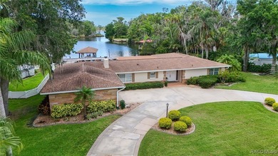 For the first time in 30 years this classic Florida estate is - photo 4