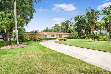 For the first time in 30 years this classic Florida estate is - photo 5