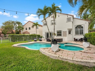 Beautiful, completely updated waterfront two-story home offering - photo 11