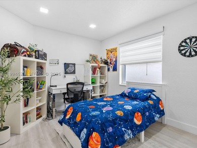 Beautiful, completely updated waterfront two-story home offering - photo 31