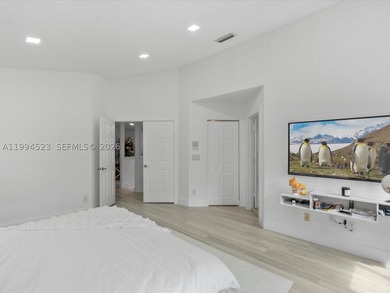 Beautiful, completely updated waterfront two-story home offering - photo 36