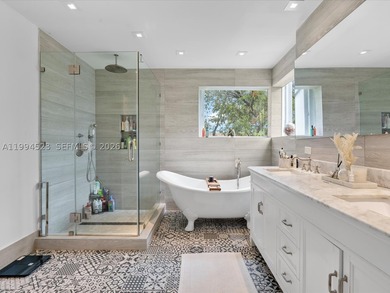 Beautiful, completely updated waterfront two-story home offering - photo 38