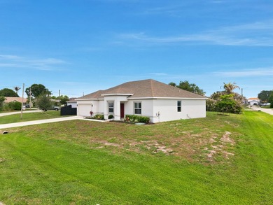 Welcome home to this spacious and beautifully built 2023 home - photo 2