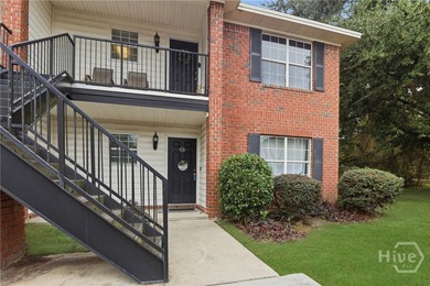 Fantastic first-floor end unit with classic all-brick - photo 6