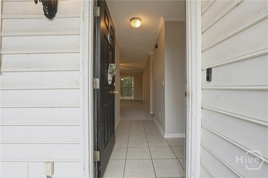 Fantastic first-floor end unit with classic all-brick - photo 8