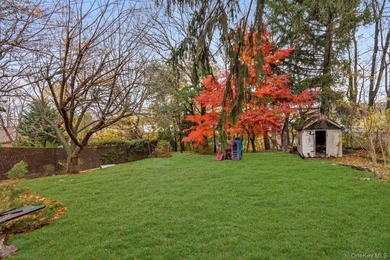 Nestled on a 13980sqft lot, this spacious single-family - photo 13