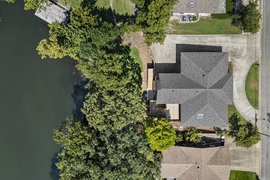 BY NO FAULT OF THE SELLER, HOME IS BACK ON THE MARKET! Lakefront - photo 4