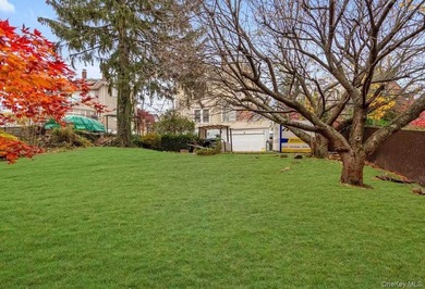 Nestled on a 13980sqft lot, this spacious single-family - photo 14