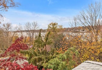 Nestled on a 13980sqft lot, this spacious single-family - photo 15