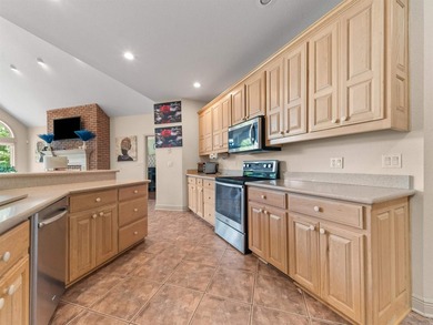 Perched at over 1,000 feet in elevation, this beautiful home - photo 18
