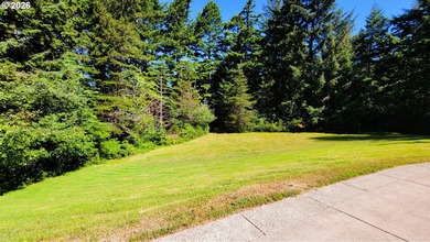 Stunning farmhouse & SHOP on 1.18 manicured acres! Nestled - photo 20