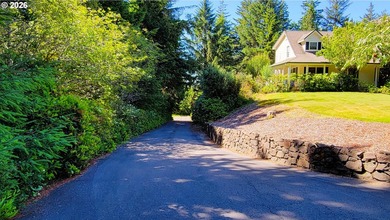 Stunning farmhouse & SHOP on 1.18 manicured acres! Nestled - photo 21