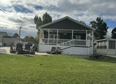 Lake Home Active Under Contract in Angola, Indiana