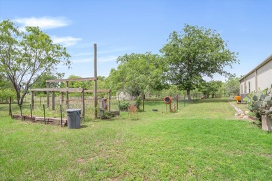 Escape to the peaceful beauty of East Texas with this unique - photo 30