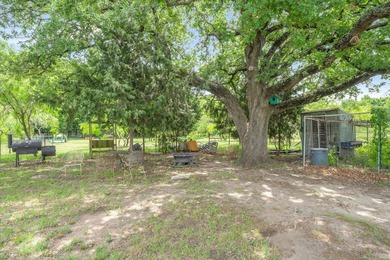 Escape to the peaceful beauty of East Texas with this unique - photo 31