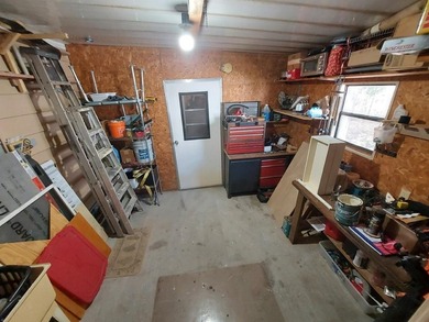 Beautiful large 2 bedroom 2 bath , move in ready home! There is - photo 31
