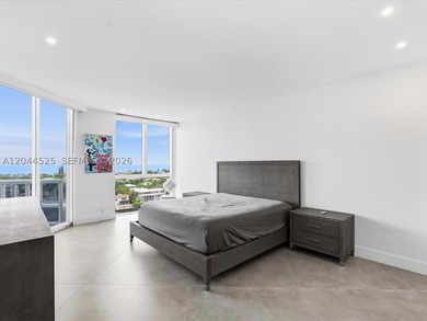 Exquisite completely renovated corner residence in prime - photo 11