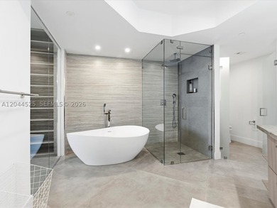 Exquisite completely renovated corner residence in prime - photo 15