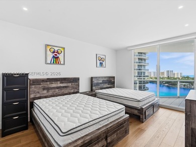 Exquisite completely renovated corner residence in prime - photo 18