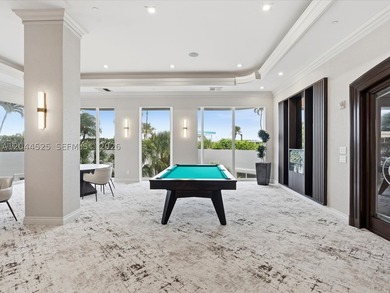Exquisite completely renovated corner residence in prime - photo 25