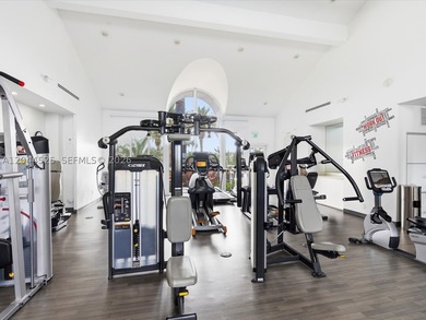 Exquisite completely renovated corner residence in prime - photo 26