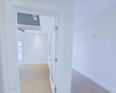 Close to St James--Large office with kitchenette, private - photo 8