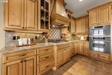 Experience exceptional living in this custom daylight ranch - photo 10