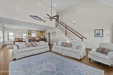 Prime waterfront home in Riverview situated on a rare double lot - photo 3