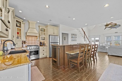 Prime waterfront home in Riverview situated on a rare double lot - photo 6