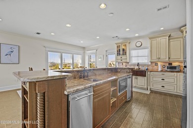 Prime waterfront home in Riverview situated on a rare double lot - photo 7