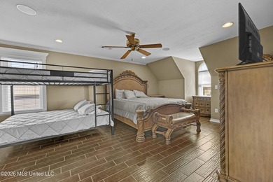 Prime waterfront home in Riverview situated on a rare double lot - photo 10