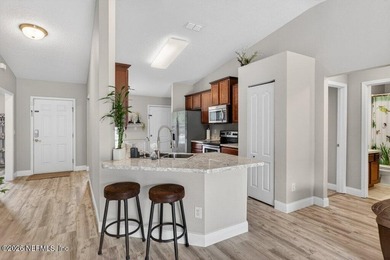 NEW ROOF & Gutters 2024! Welcome to this beautifully updated - photo 4