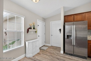 NEW ROOF & Gutters 2024! Welcome to this beautifully updated - photo 6