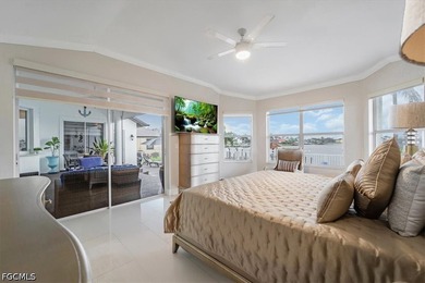 1/2 Acre, pool corner house, boat lift on, very Hight front - photo 34